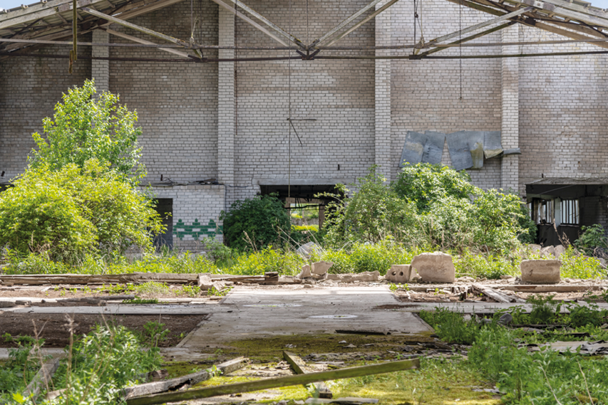 : Ruins of the feed storage facility of the former Oruvälja dairy. Photo: Sandra Urvak